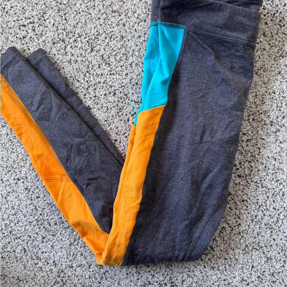 Alo Yoga Ascendant Legging in‎ Colorblock Stormy Heather/Aqua/Flame Small/Medium